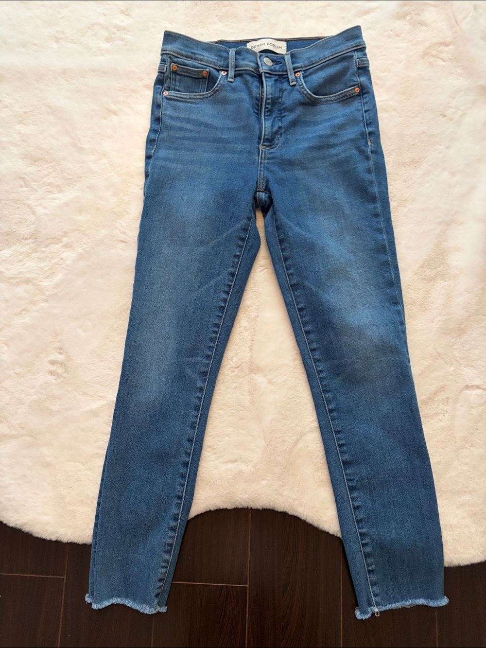 Denim Forum Skinny Jeans in Medium Blue Wash